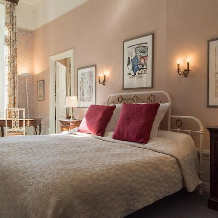 Chateau-Hotel De Nieuil Екстериор снимка