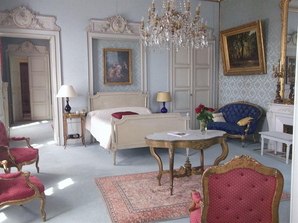 Chateau-Hotel De Nieuil Екстериор снимка