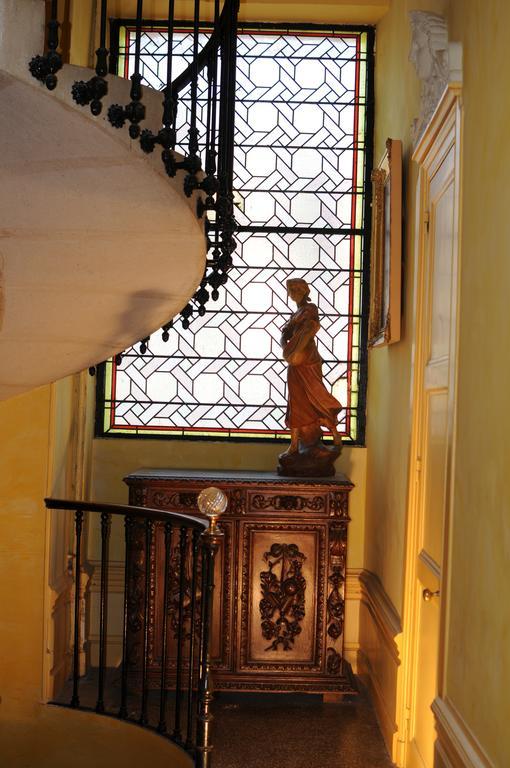 Chateau-Hotel De Nieuil Екстериор снимка