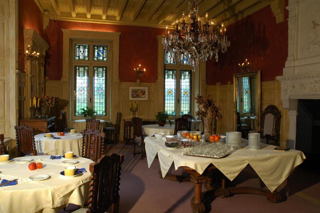 Chateau-Hotel De Nieuil Екстериор снимка