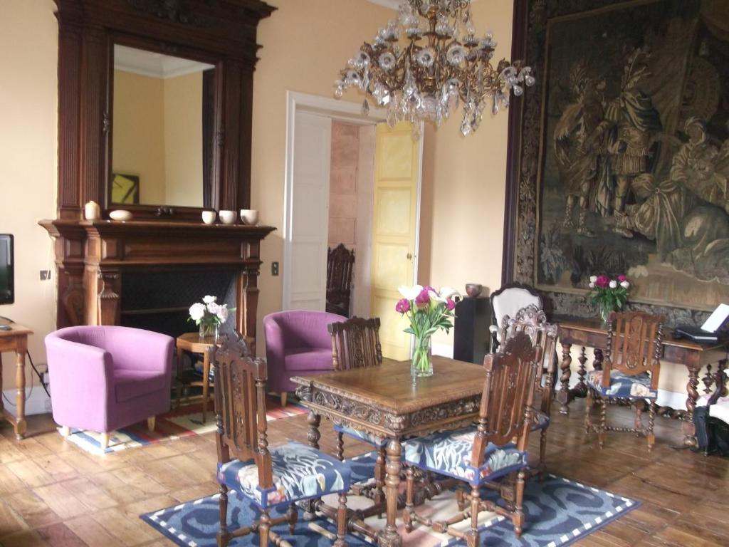 Chateau-Hotel De Nieuil Екстериор снимка