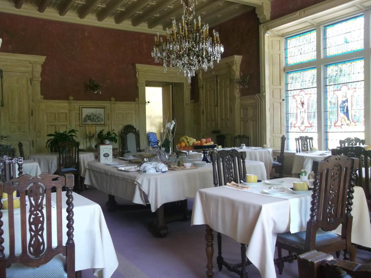 Chateau-Hotel De Nieuil Екстериор снимка